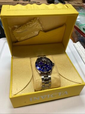 Invicta Men's 9308 Silver Stainless Steel Watch with Blue Dial, new battery
